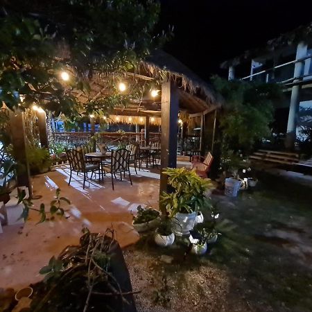 Hotel Don Panchon Y Maruxa à Holbox Extérieur photo