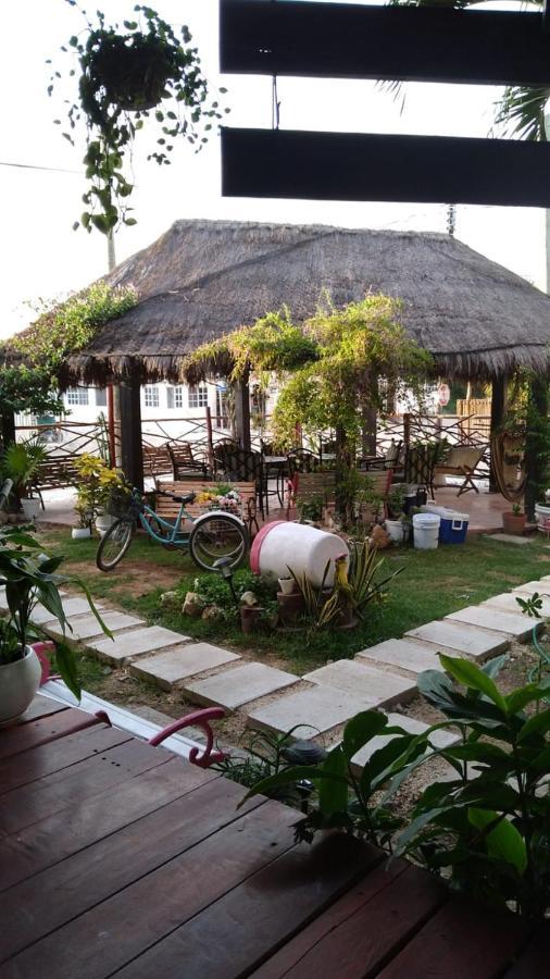 Hotel Don Panchon Y Maruxa à Holbox Extérieur photo